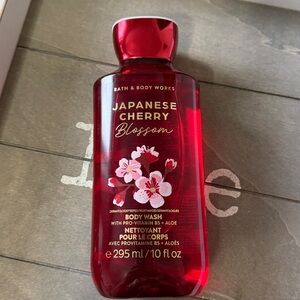 Bath & Body Works Japanese Cherry Body Wash
